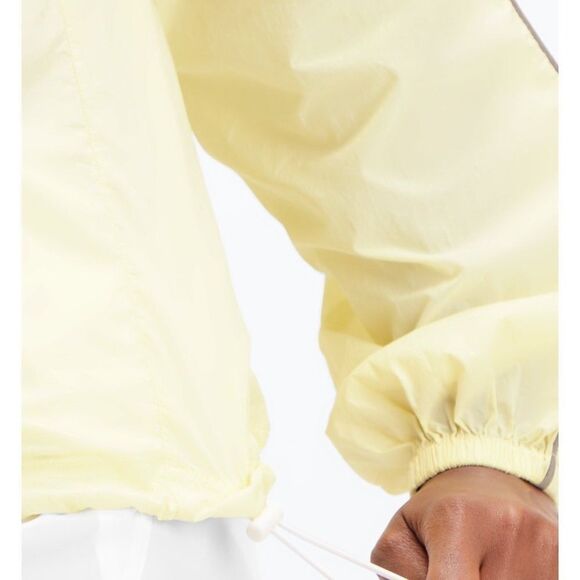 Fabletics Oversized Flyweight Windbreaker size Medium - Picture 3 of 7